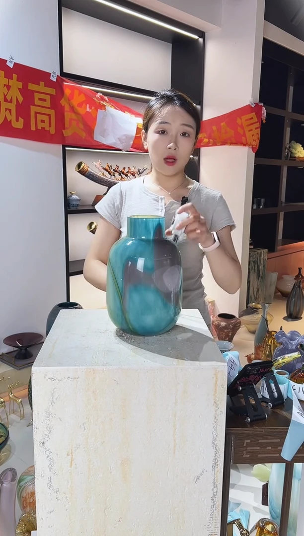 琉璃绿色花瓶清仓A43
