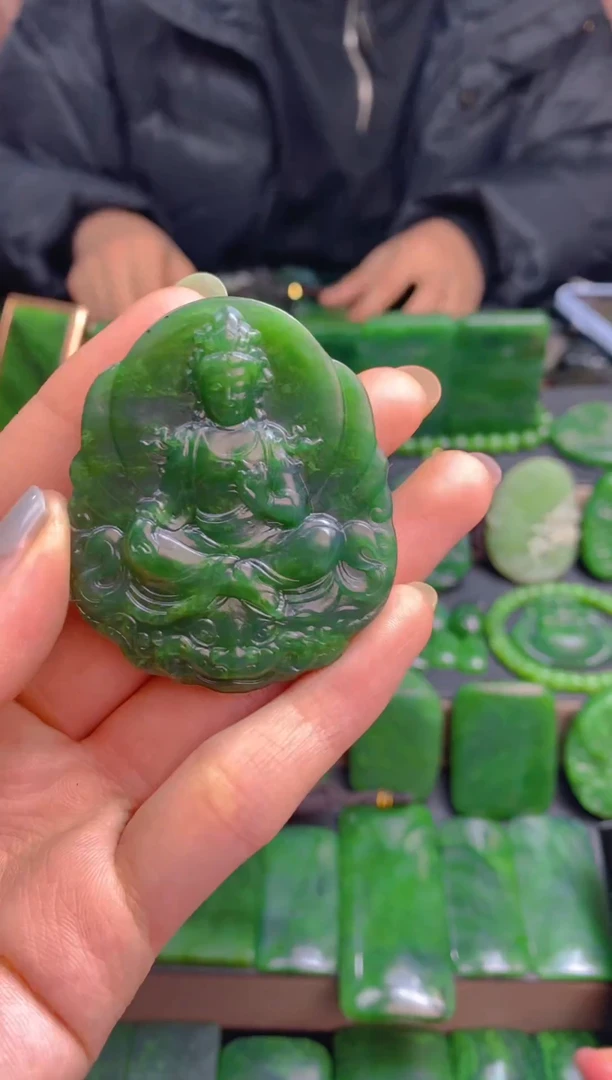 颈饰未镶嵌和田玉1