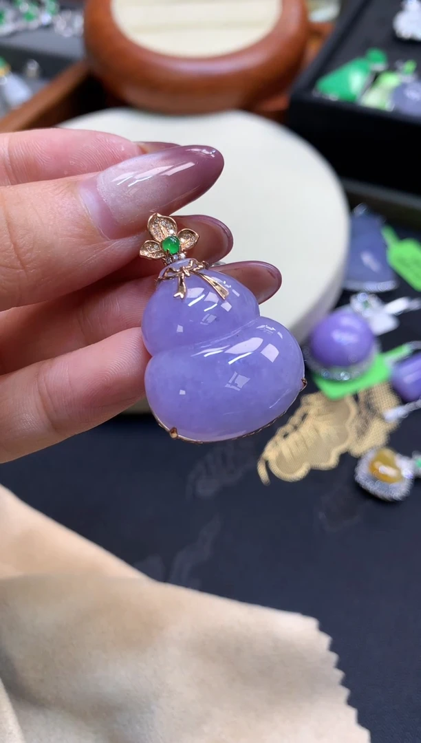 翡翠18K金镶嵌吊坠(不含链)葫芦
