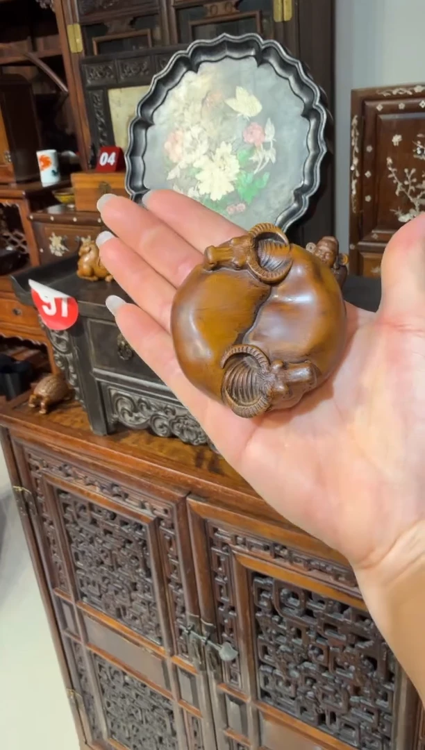 木黄杨木牛转乾坤手把件68.8888888888