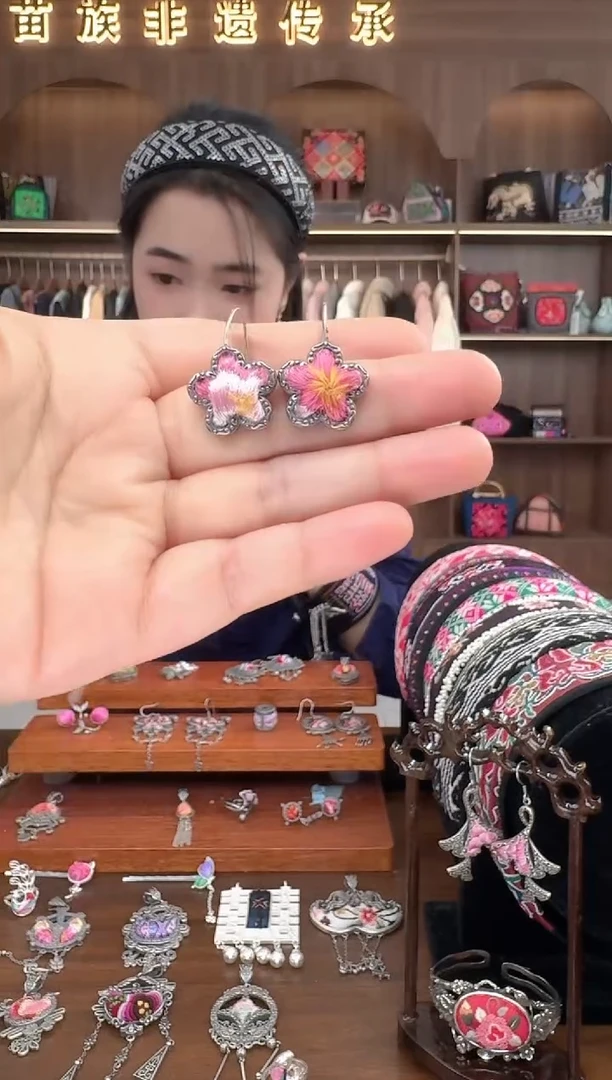 【闪购商品】织绣扶光苗绣传承40