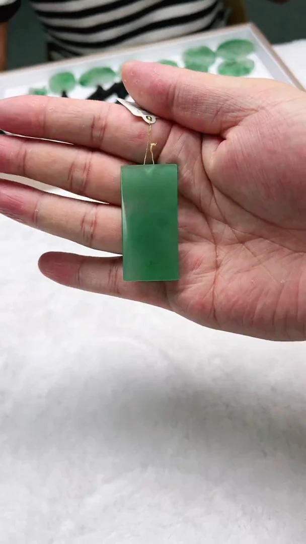 颈饰未镶嵌石英质玉无事牌+多样性发其一