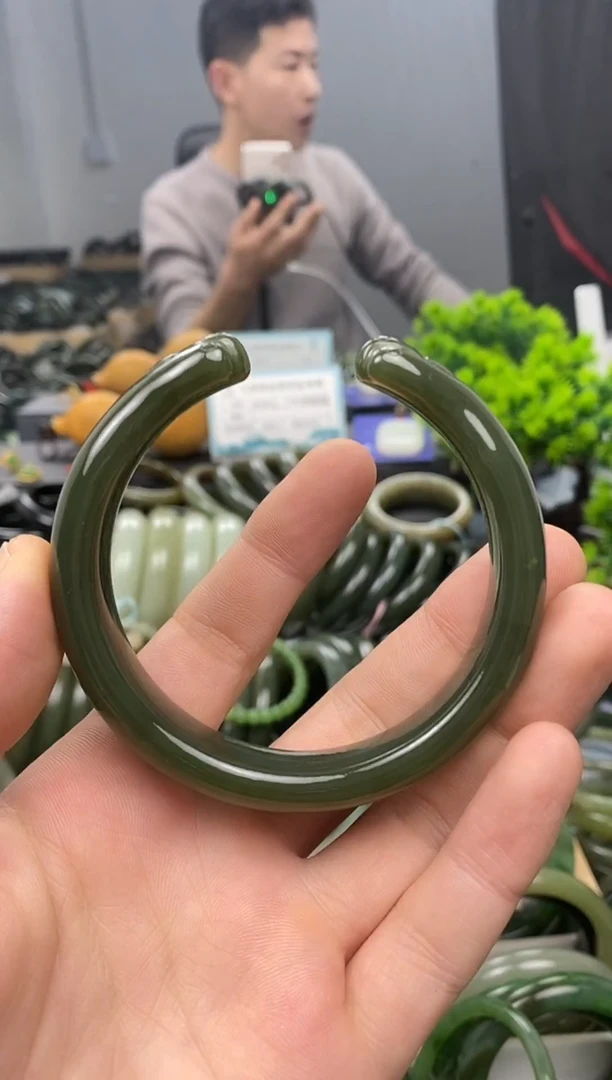 未镶嵌手镯和田玉62.8