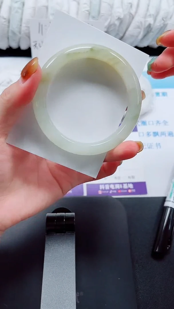 未镶嵌手镯石英质玉97-56