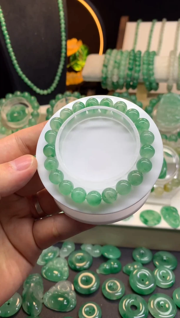 未镶嵌手串石英质玉（非洲翠）卡9手串