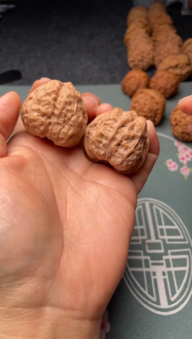 把件文玩核桃w199   蛤蟆头  37尺