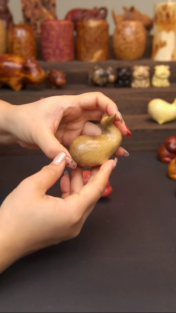 交趾黄檀（大红酸枝）金丝楠鲸鱼