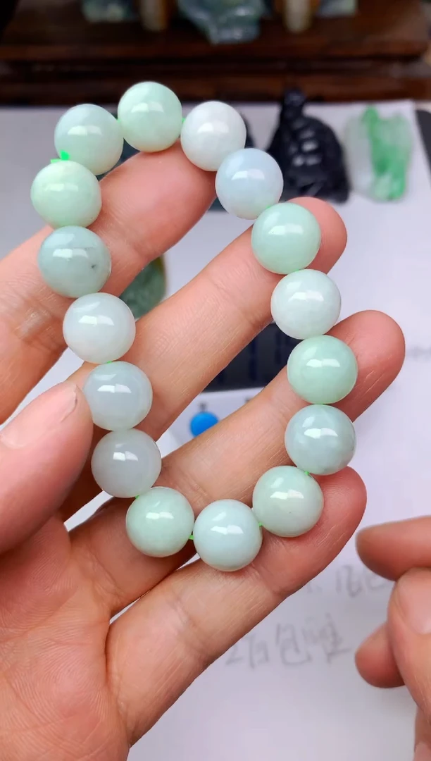 颈饰未镶嵌翡翠摆**生手串