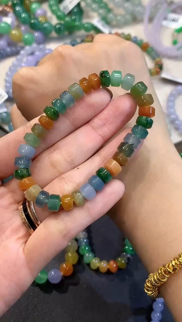 未镶嵌手串翡翠CHG多样性发其一