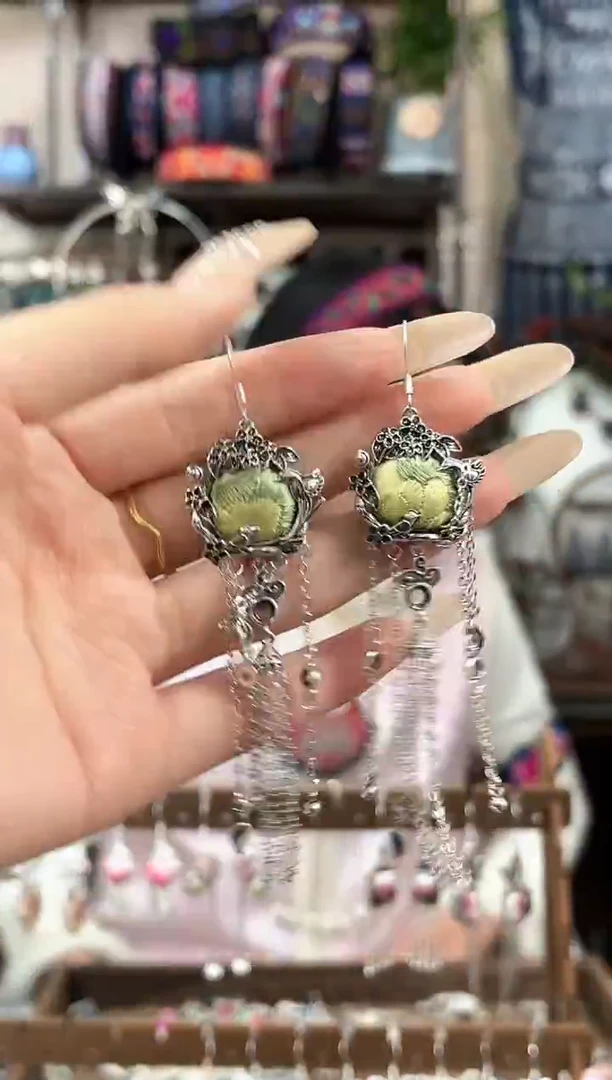 织绣棠****博民族风非遗老绣苗银683