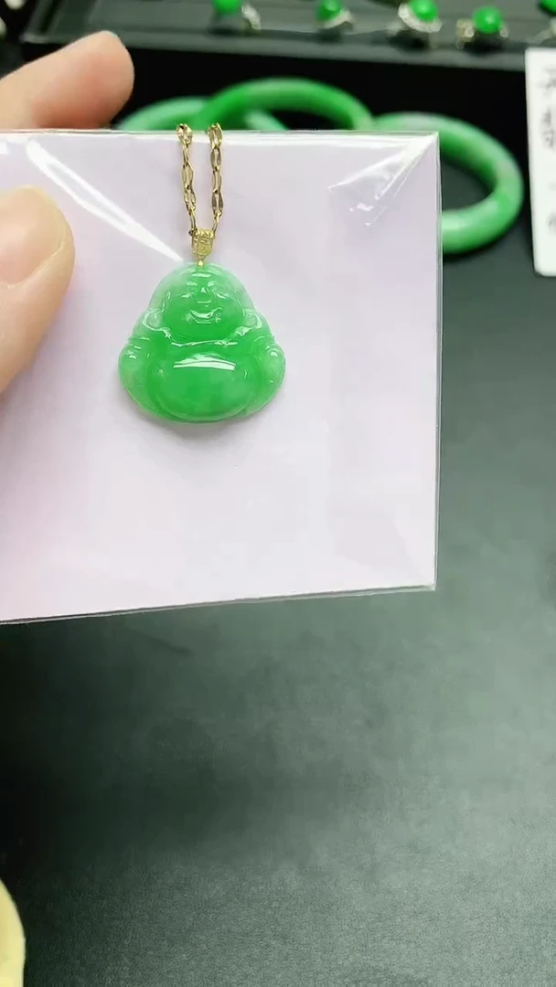 颈饰18K金镶嵌翡翠赠礼盒证书