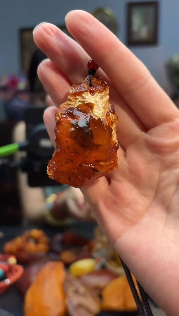 琥珀颈饰未镶嵌吊坠