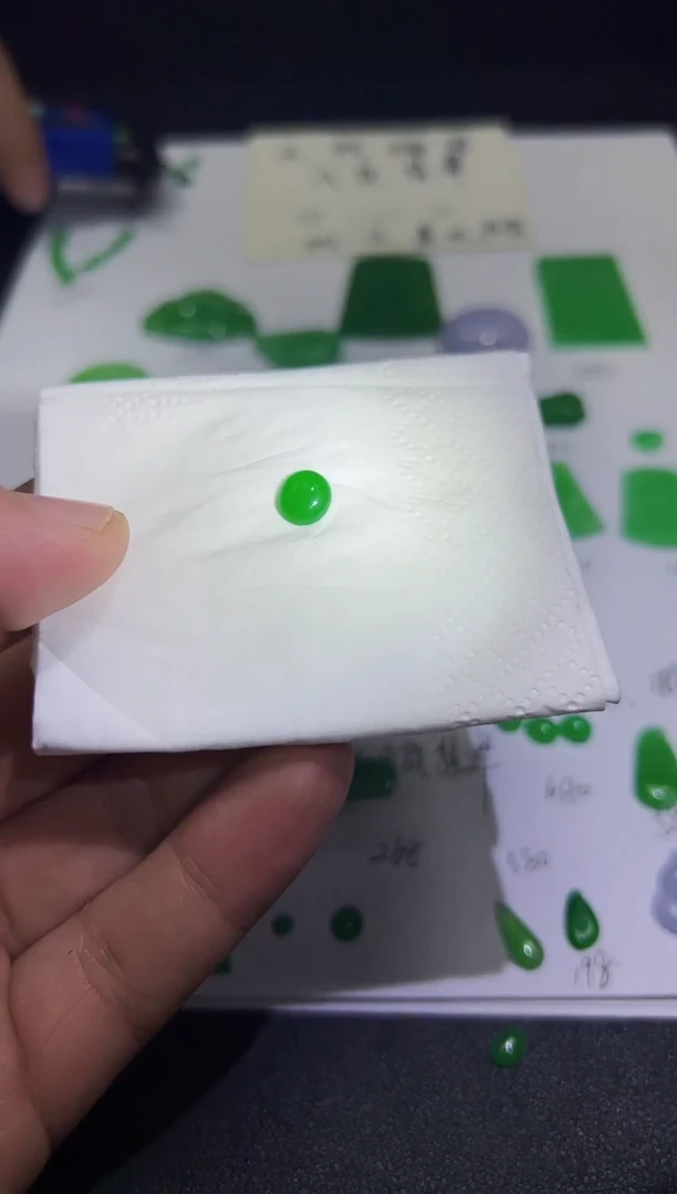 裸石翡翠缅甸A货翡翠一件