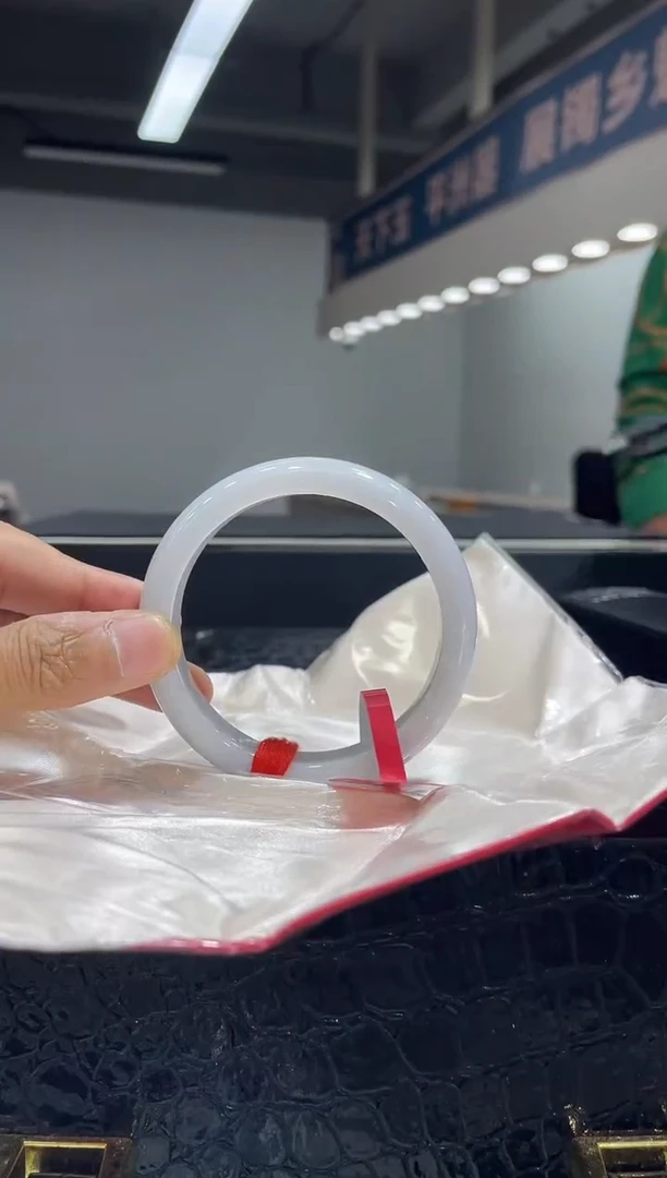 未镶嵌手镯翡翠13 5657