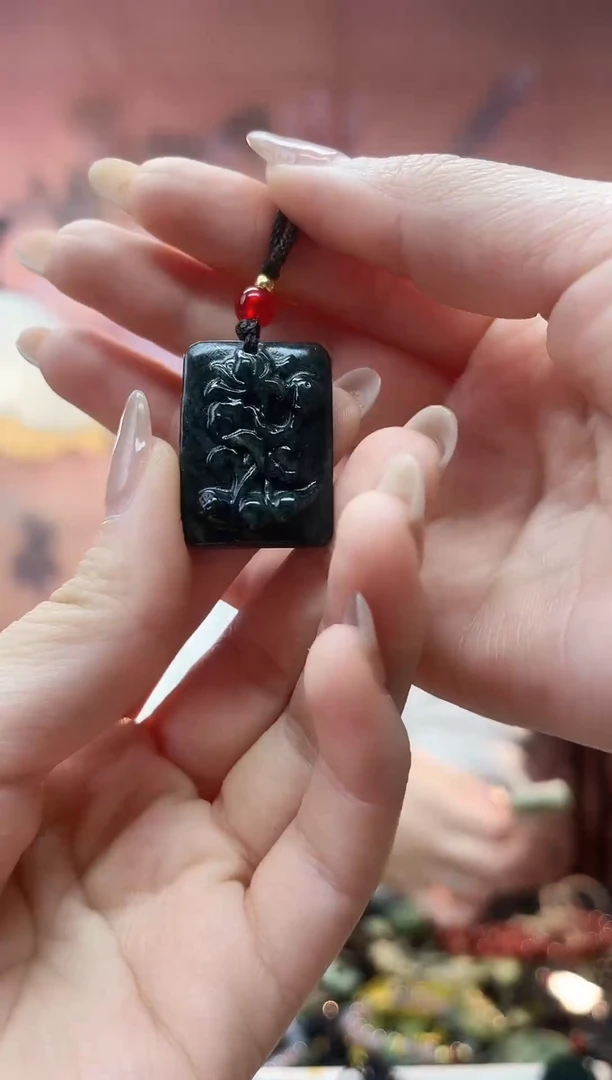 未镶嵌岫玉吊坠·