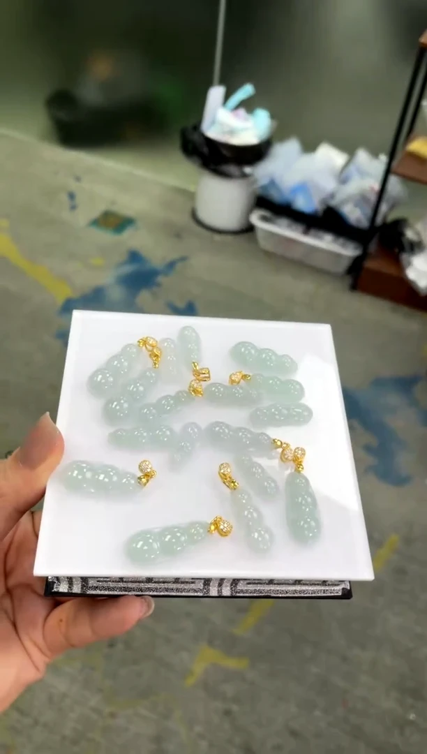 翡翠银S925镶嵌吊坠(赠链)福豆多样性发货发一件