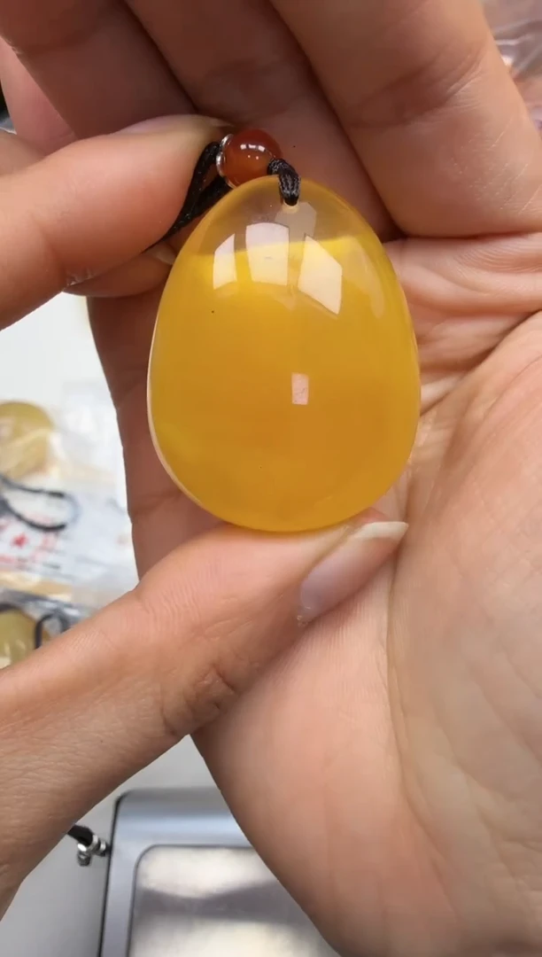 裸石琥珀未镶嵌如图