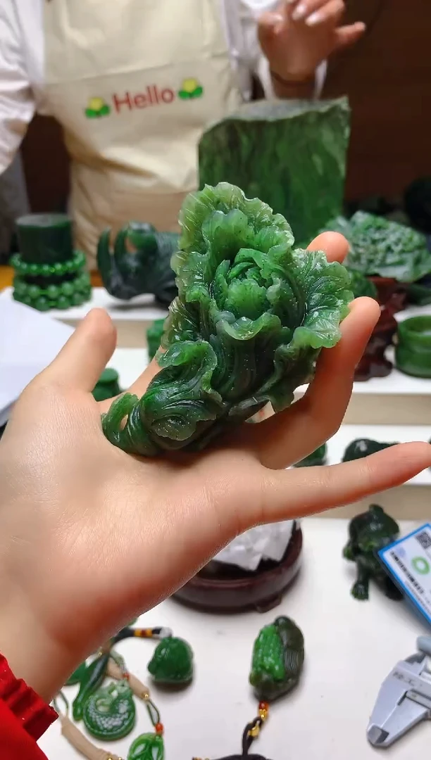 未镶嵌和田玉（碧玉）摆件1