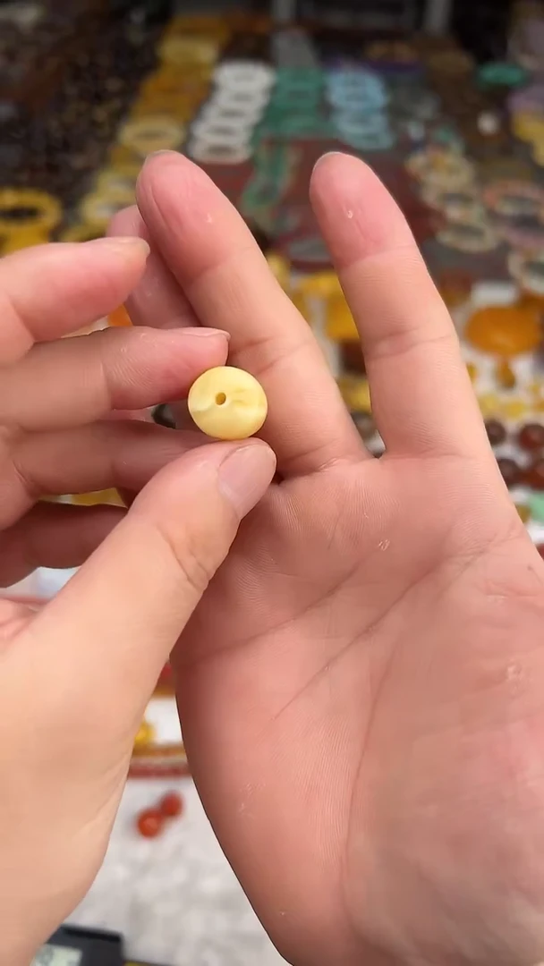 琥珀未镶嵌珠宝奇石/无优化/多样性发一件/无证书