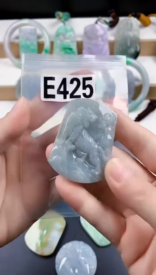 颈饰未镶嵌翡翠天然翡翠吊坠挂件