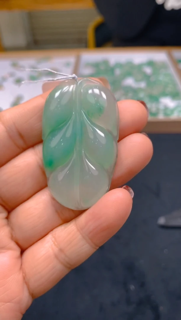 【闪购商品】石英质玉吊坠(赠链)未镶嵌冰美人A货非洲翠，冰种