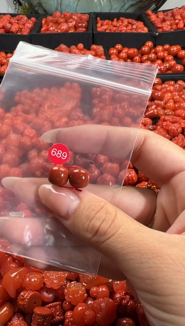 颈饰未镶嵌南红玛瑙1