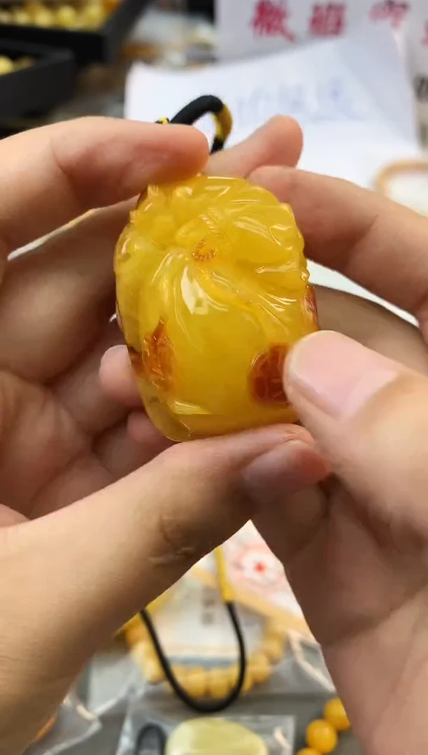 未镶嵌琥珀珠宝奇石204