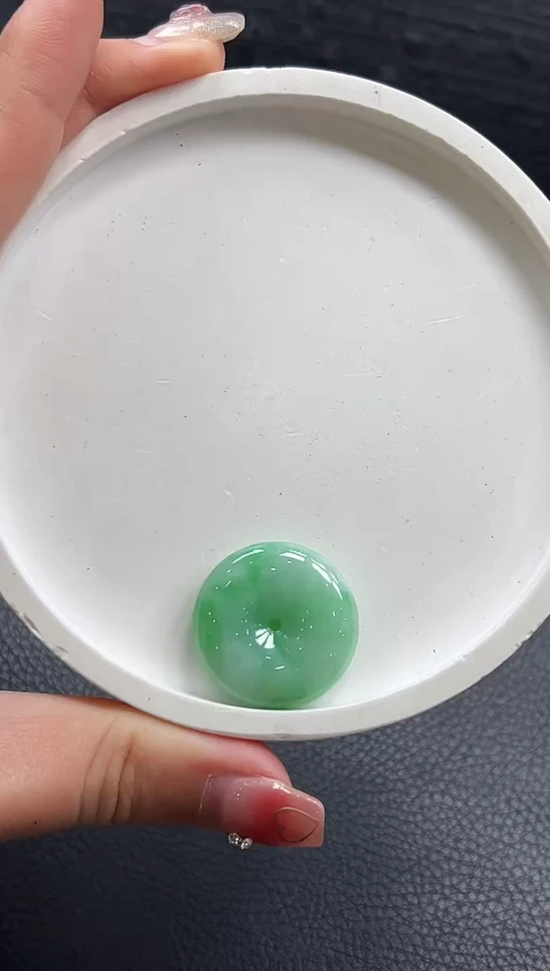 【闪购商品】翡翠颈饰未镶嵌平安扣
