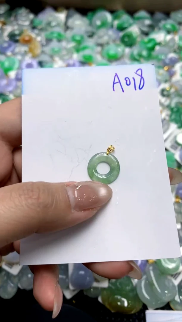 【闪购商品】翡翠颈饰18K金镶嵌11111111