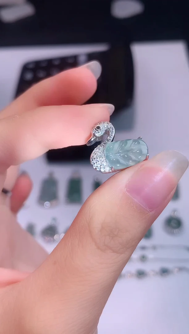 颈饰未镶嵌翡翠0芹0翡翠珠宝763