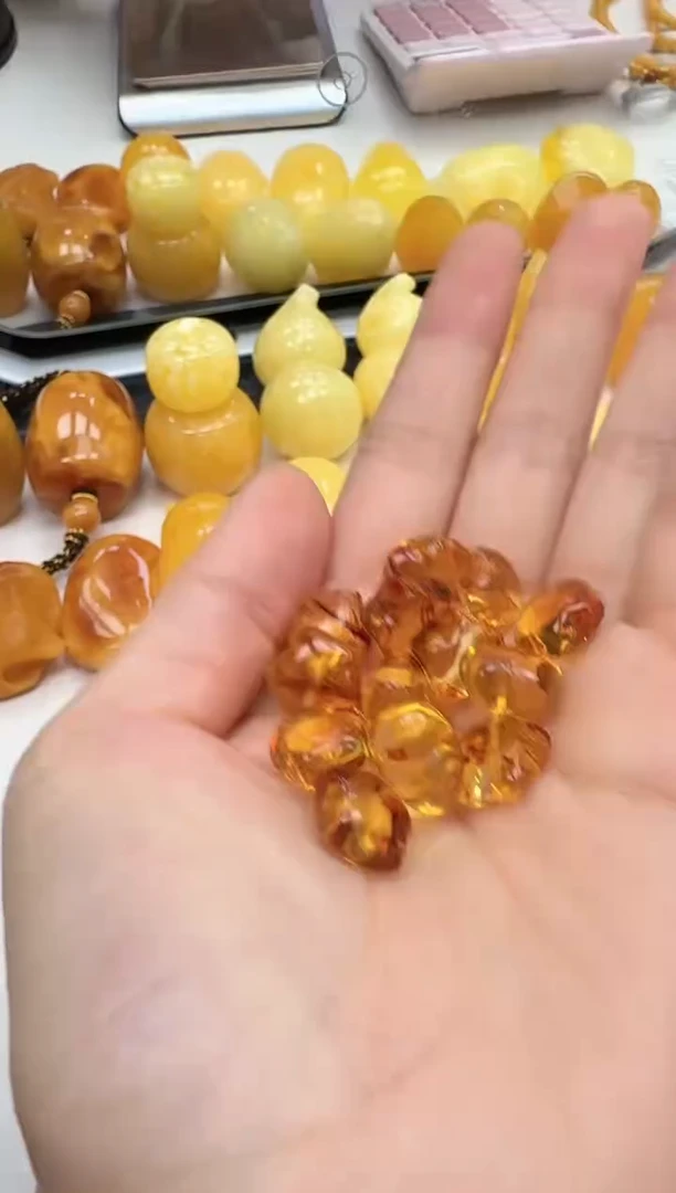 裸石琥珀未镶嵌如图