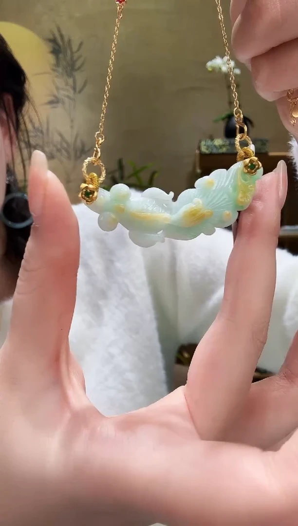 颈饰未镶嵌翡翠吊坠