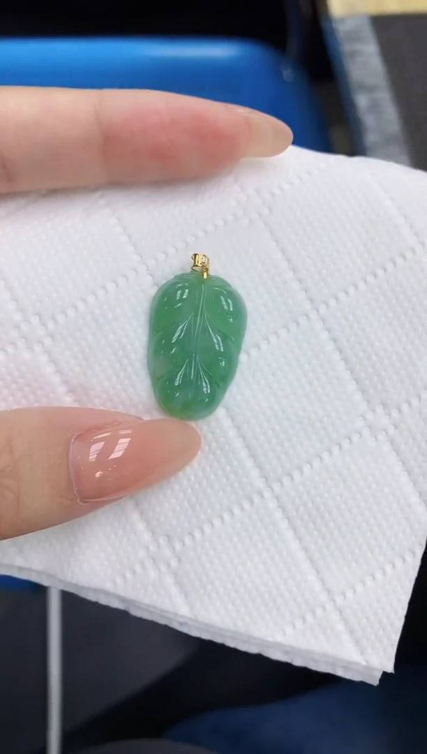颈饰18K金镶嵌翡翠11111111111