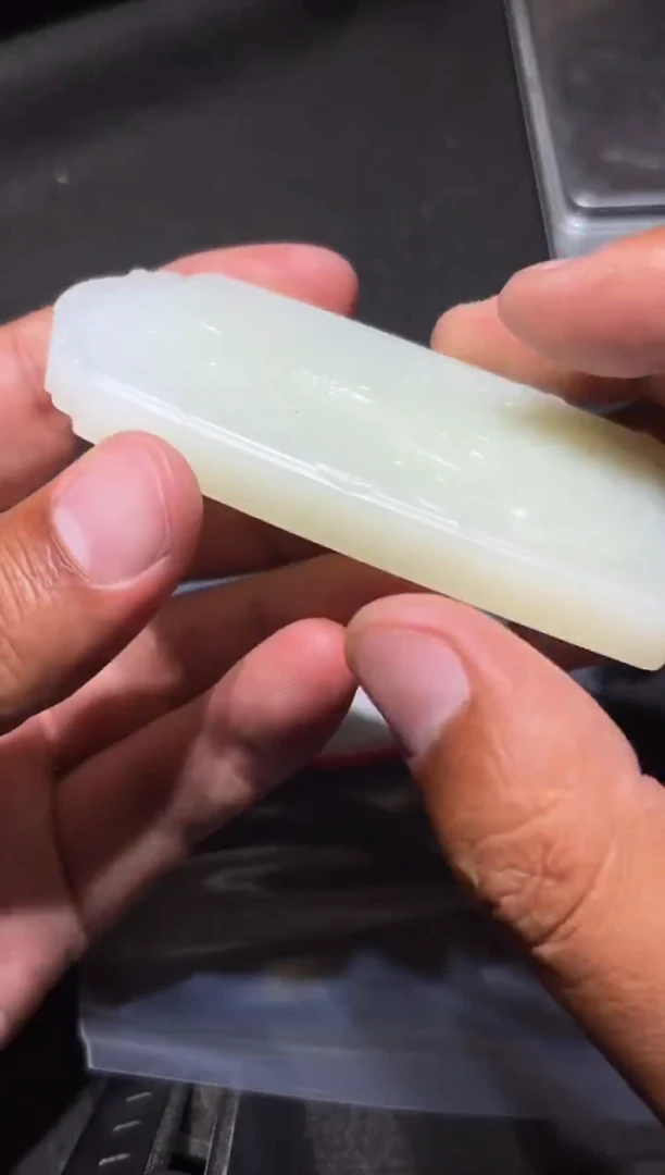 未镶嵌和田玉（糖玉）挂件和田玉