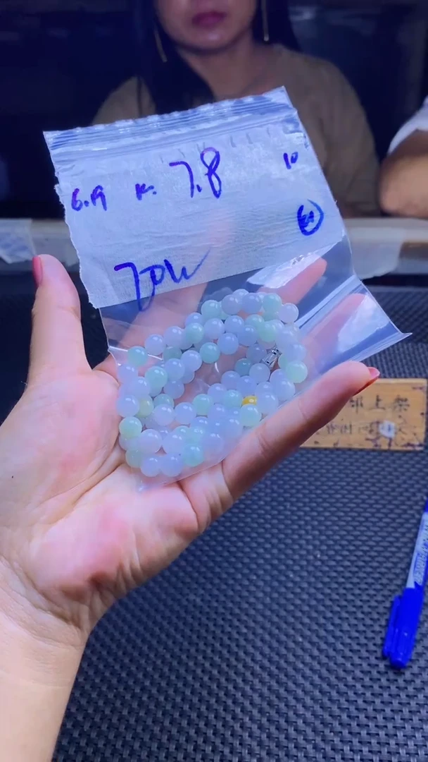 定制翡翠未镶嵌天然缅甸A货翡翠，多样性发货只发其一