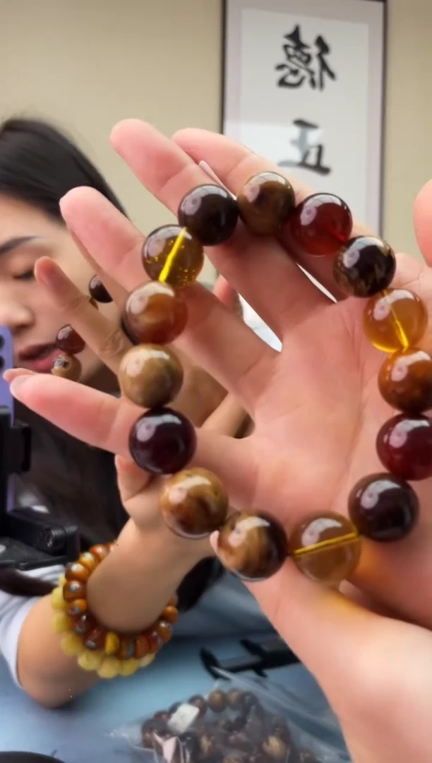 琥珀未镶嵌珠宝奇石T0假一罚十，多样性发一件