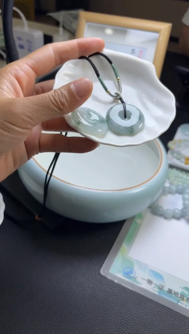 未镶嵌挂件翡翠多样性发一件R703086