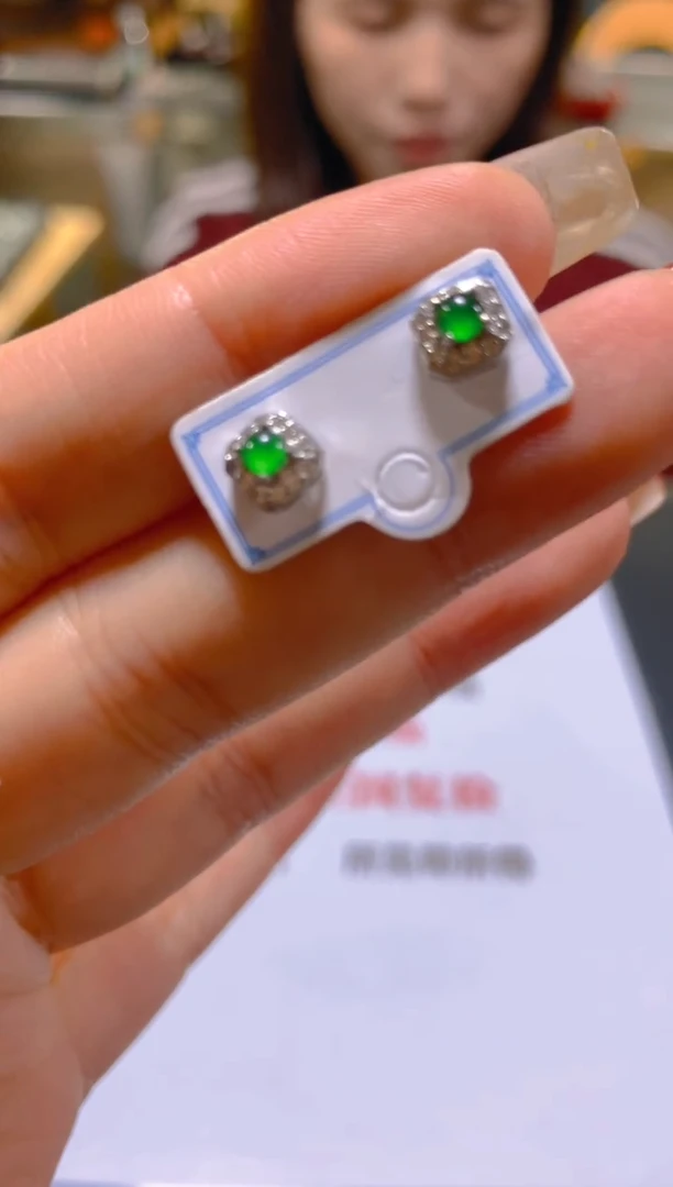 未镶嵌翡翠耳饰多样性发一