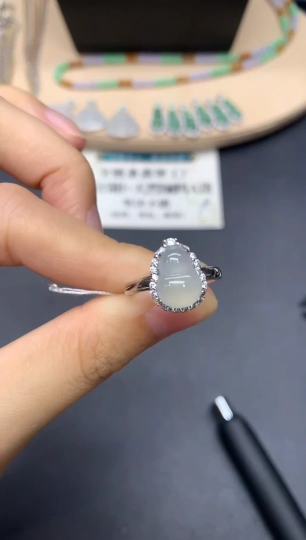 翡翠戒指银S925镶嵌葫芦【无服务费】