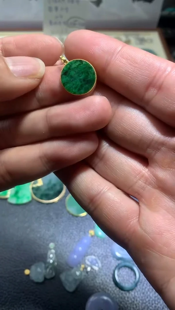 【闪购商品】翡翠颈饰18K金镶嵌052天然缅甸翡翠A货