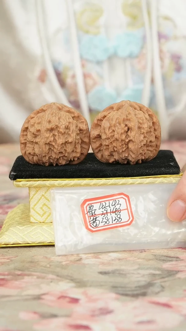 把件文玩核桃白狮子