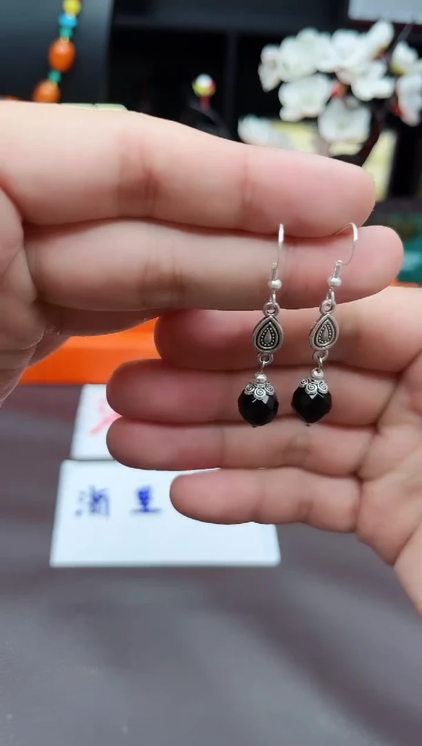 黑曜岩银S925镶嵌耳饰104000