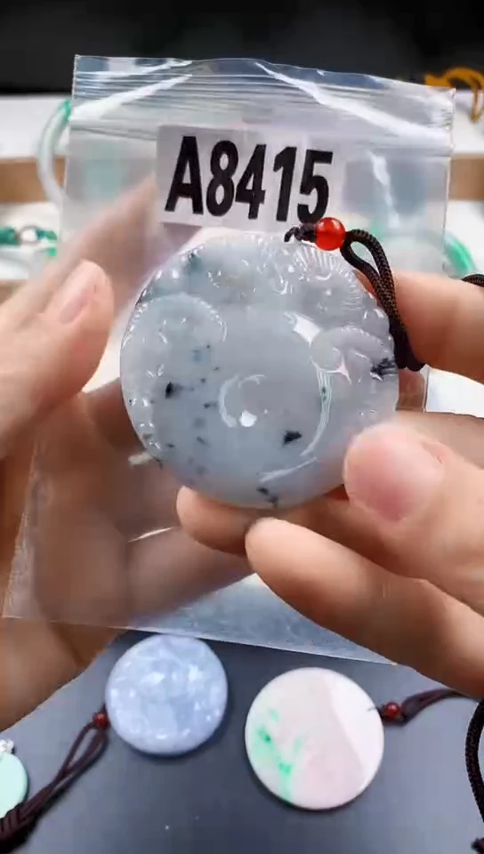 颈饰未镶嵌翡翠天然翡翠吊坠挂件
