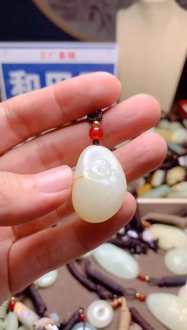 和田玉未镶嵌颈饰1