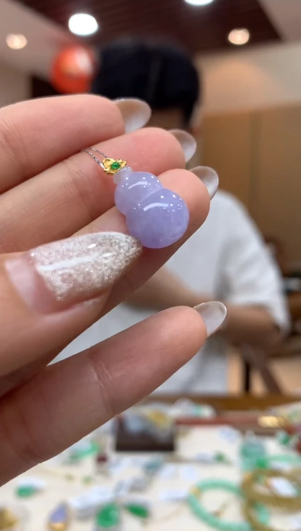 吊坠(不含链)18K金镶嵌翡翠葫芦