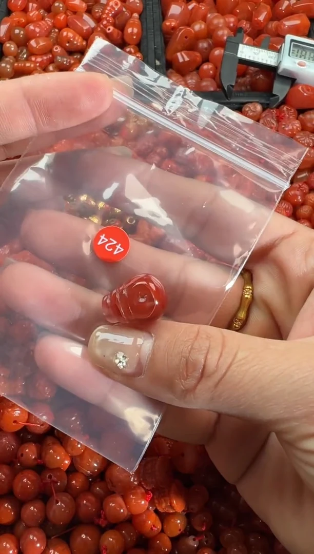 【闪购商品】南红玛瑙颈饰未镶嵌1
