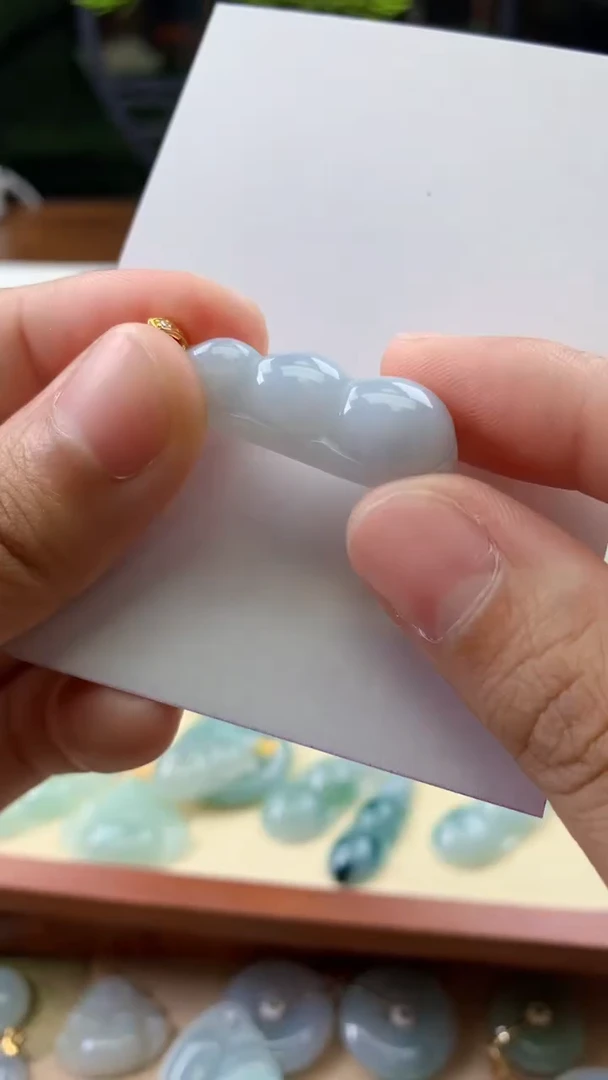 翡翠未镶嵌颈饰天然A货翡翠挂件