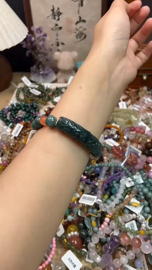 未镶嵌翡翠手饰270