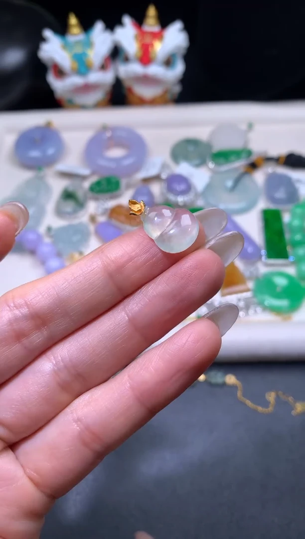 吊坠(不含链)18K金镶嵌翡翠翡翠