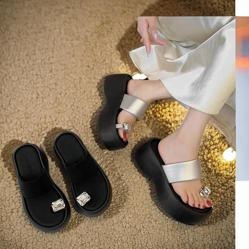 6199踩屎感厚底凉拖鞋女外穿夏季爆款时尚百搭防滑一字沙滩鞋